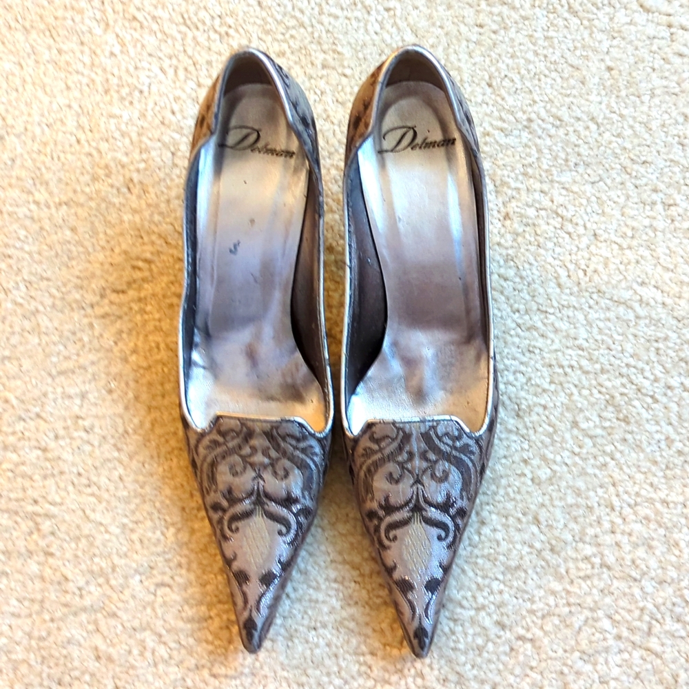 Beautiful taupe and silver brocade Delman heels